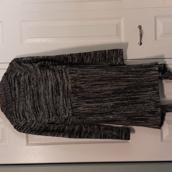 Black and White Open Knitted Cardigan - Picture 2 of 5